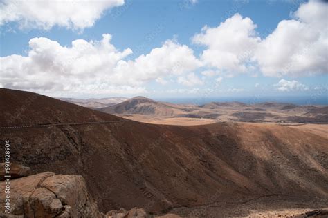 Vista Panor Mica De Un Impresionante Paisaje Monta Oso Y Des Rtico Con