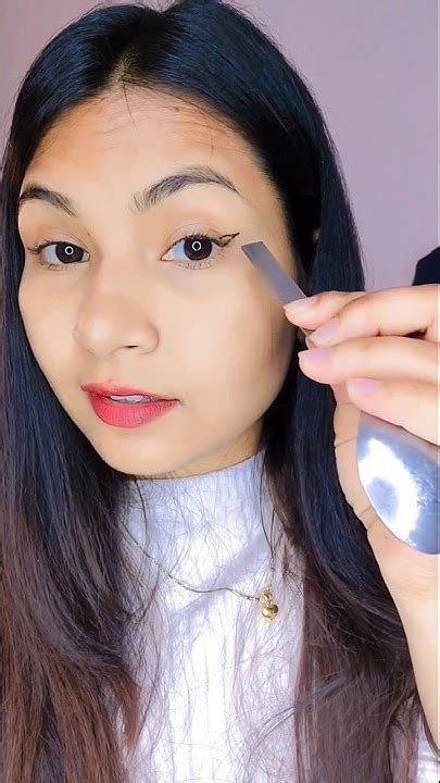 Viral Spoon Eyeliner Hack 🤩try This Hack 💯 Work Shorts Youtubeshorts