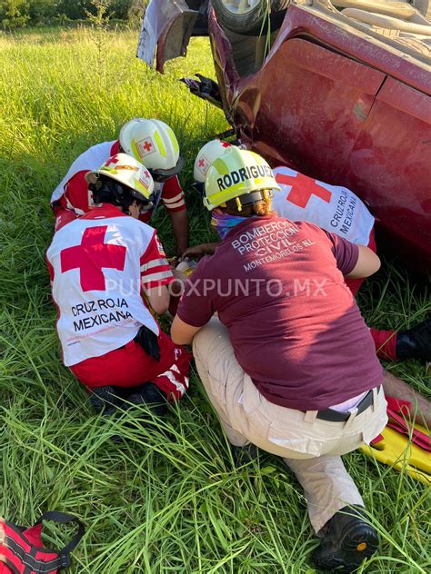 Volcadura En Carretera Nacional En Montemorelos Reportan Personas