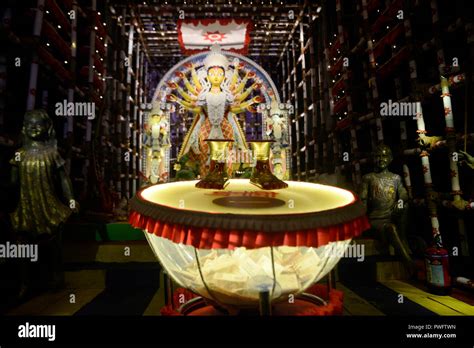 Durga Puja Pandal Interior Hi Res Stock Photography And Images Alamy