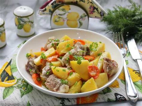 Свиная шея с картошкой в духовке — рецепт с фото пошагово