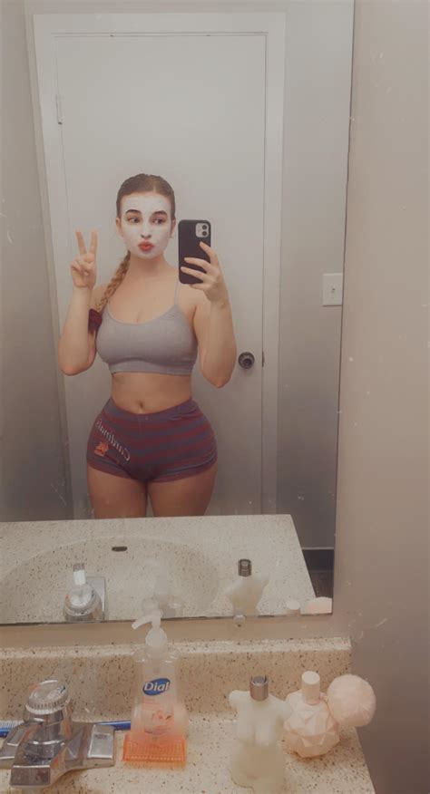 Discover More Like FatPussyLovers This Pussy Is Wet Come Take A Dive
