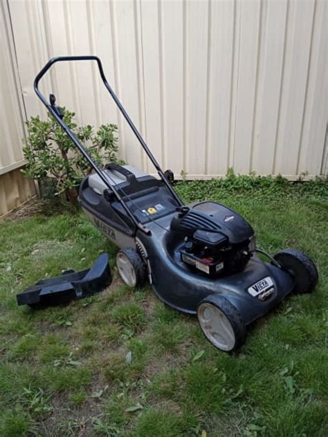 Victa 19 Inch Mulcher Lawn Mower 4 Stroke Petrol Lawn Mowers