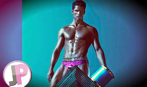 Brian Shimansky Torna Per VERSACE EROS VIDEO JIMI PARADISE