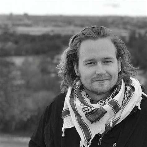 edward holmes  medium