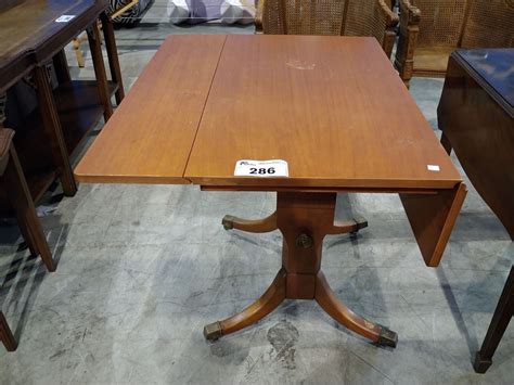 VINTAGE DUNCAN PHYFE DROP LEAF TABLE - Able Auctions