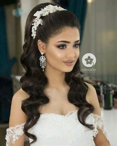 Pin On Make Up Bride Hairstyles Trendy Wedding Hairstyles Wedding