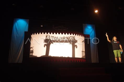 PEMENTASAN TEATER WAYANG TAVIP ANTARA Foto