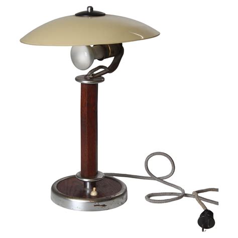 Lampe de table en fer forgé Art Déco français années 1930 sur 1stDibs