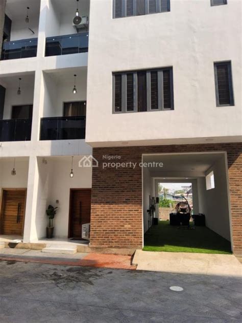 Short Let Serviced 3 Bedrooms Furnished Serviced Terraced Duplex Off