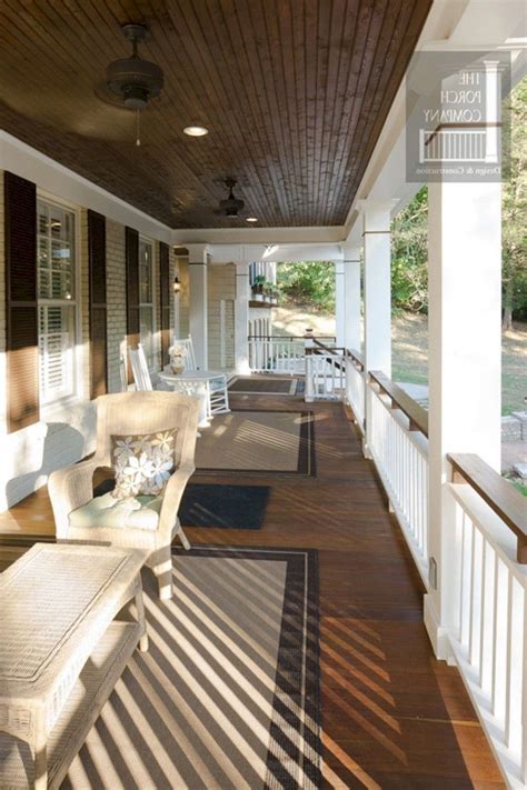 35 Smart And Pretty Front Porch Decor Ideas Farmhouse Front Porches Farmhouse Front Porch