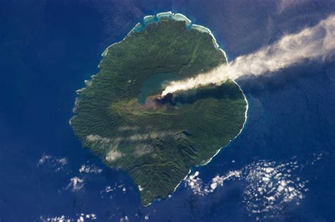 Vanuatu volcano activity sparks warning - Islands Business