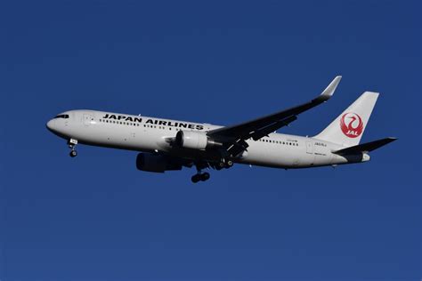 日本航空 Boeing 767 300 JA616J 成田国際空港 航空フォト by 地主さん 撮影2017年12月25日