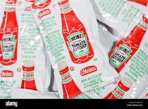 Heinz Ketchup Packets Stock Photo Alamy