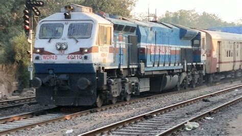 02463 Rajasthan Sampark Kranti Express Going To Arrive At Jodhpur