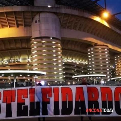 Serata Di Gala Per Il Milan Club Castelfidardo Si Festeggiano I