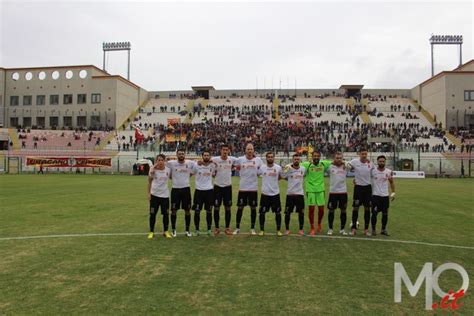 Calcio Lega Pro Acr Messina Domani A Salerno L Ultima Gara Del