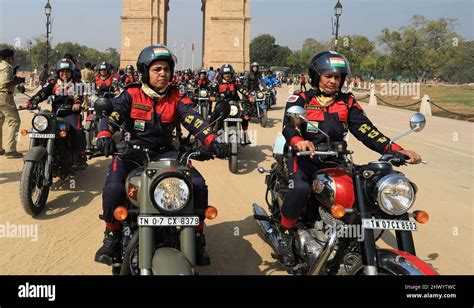 Indian Border Security Force Bsf Flags Off A Womens Motorcycle Team