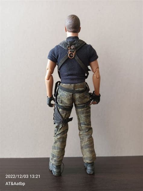 Hot Toys 1 6 Scale Terminator Salvation JOHN CONNOR MMS95 Hobbies Toys Toys Games On