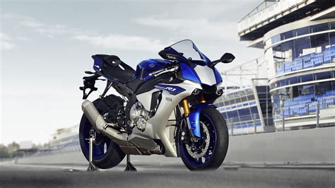 2015 Yamaha Yzf R1 Studio And Action Shots Show More Superbike Goodness