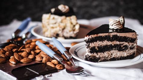 Cake and Nuts on the table image - Free stock photo - Public Domain ...