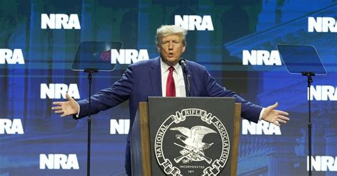 Trump addresses NRA convention