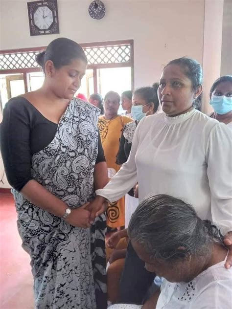 විරෝධතාවයේදී මිය ගිය පුද්ගලයාට අනුර කුමාරගෙන් අවසන් ගෞරව මාධ්‍යවේදියා