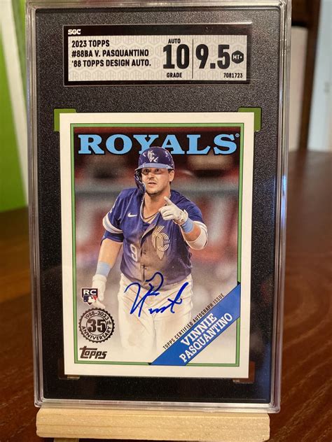 VINNIE PASQUANTINO AUTO ROOKIE 2023 TOPPS SERIES 1 BASEBALL Royals SGC