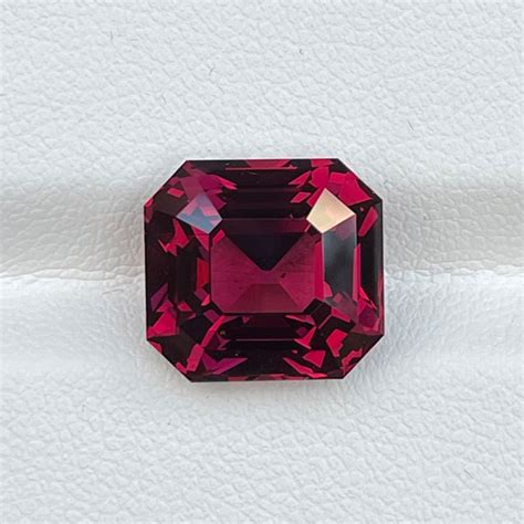 Rhodolite Garnet Gem Properties Meaning And Price Guide