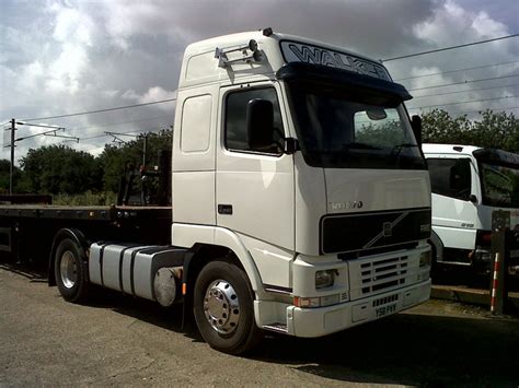 Volvo Fh12 Globetroter 4x2 Uk Truck And Plant Sales