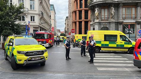 Une Camionnette Fonce Sur Deux Terrasses Bruxelles Un Attentat N Est