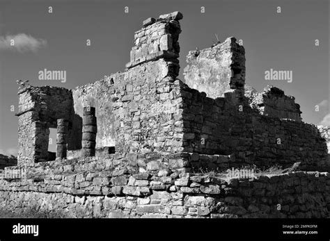 Maya Ruins In Tulum Mexico Stock Photo Alamy