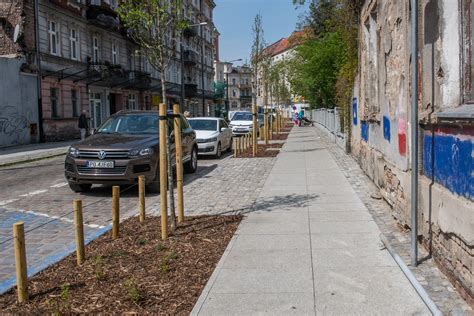 Nowy Chodnik I Drzewa Owocowe W Centrum Poznania Wpoznaniu Pl