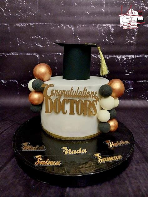 "Graduation cake" - Decorated Cake by Noha Sami - CakesDecor