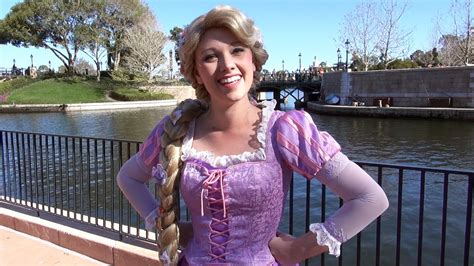 Princess Rapunzel Meet And Greet At Epcot Playing Hide And Seek With Pascal Disney World Youtube