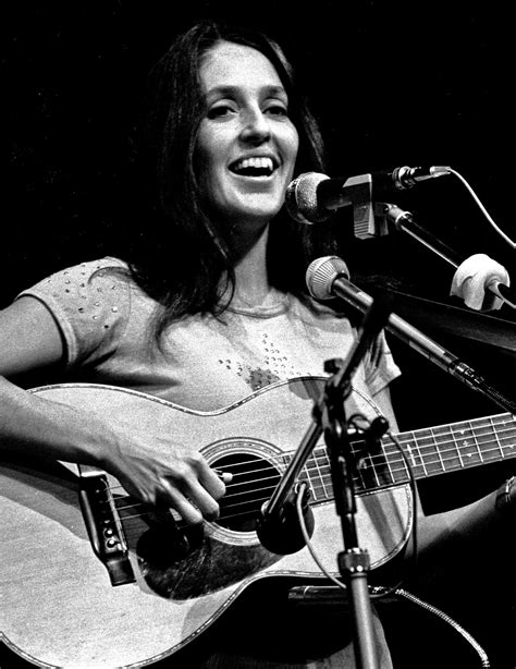 Il Y A 30 Ans Joan Baez Donnait Un Concert Exceptionnel à Bratislava Radio Prague International