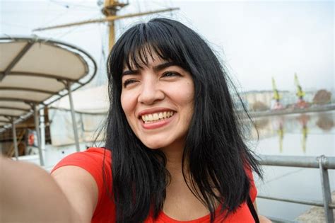 Premium Photo Selfie Portrait Of Young Latin Woman Of Venezuelan