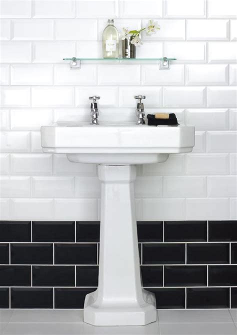 White Bathroom Tiles With Border Ideas And Pictures