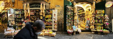 Covid A Napoli Contagi Su Del In Una Settimana Il Record A Barra