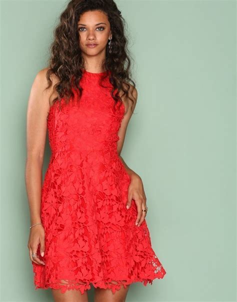 Nly One Scallop Lace Dress Skater Mekko Punainen Vaatekauppa24 Fi