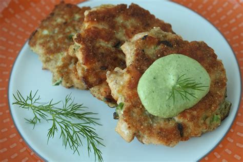 Salmon Cakes With Creamy Dill SauceThe Naked Label