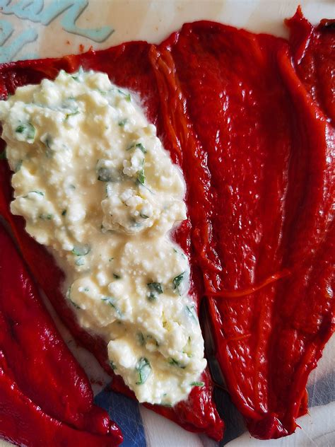 Чушки бюрек на фурна – В кухнята с Бени