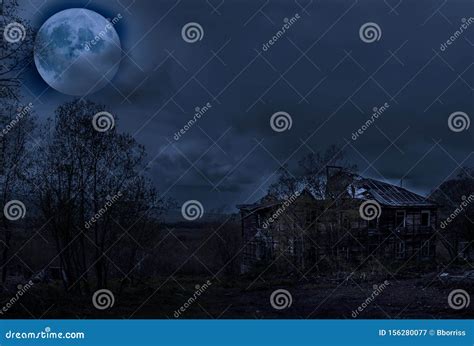 A Casa Assombrada Lua Cheia Imagem De Stock Imagem De Horror