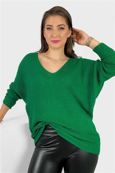 Lekki Sweter Plus Size W Kolorze Zielonym Nietoperz Dekolt W Serek Orin