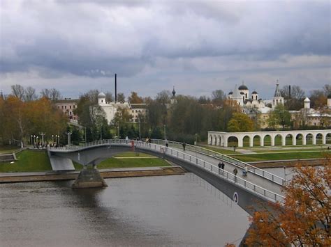 Premium Photo Arcade Of Gostiny Dvor On The Banks Of The Volkhov