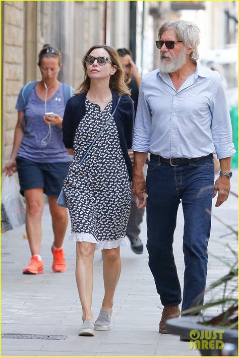 Harrison Ford And Calista Flockhart Take Romantic Stroll Through Barcelona Photo 3697407