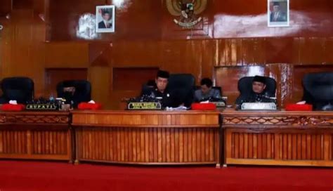 DPRD BS Gelar Paripurna Dengan Penyampaian Pandangan Umum Fraksi