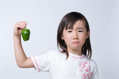 小学生の子どもが嫌いな野菜を食べずに捨てていた！叱るだけではない、ママができることとは ママスタセレクト