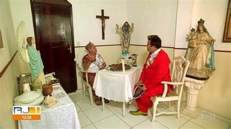 Sete Escolas Desfilam Pelo Grupo Especial Do Rio Neste Domingo