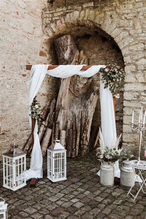 Traubogen in braun zum Mieten für Hochzeiten und Events Freie Trauung